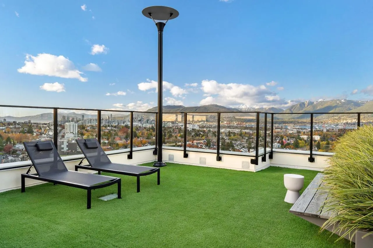 Stylish & Modern 2-Bedroom Apartment Vancouver Canada
